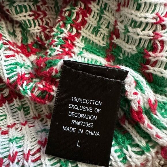33Degrees Llama Christmas Sweater Womens Size Large Red Green Snowflakes Holiday - Picture 6 of 6